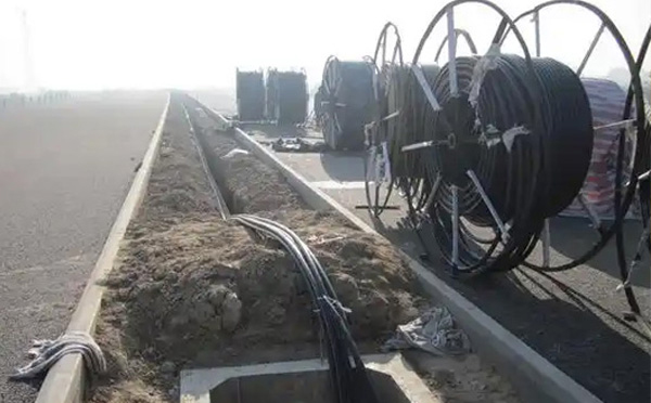 现代通信网络建设指南:嘉峪关光缆施工全流程技术解析与质量控制 现代通信网络建设指南:嘉峪关光缆施工全流程技术解析与质量控制